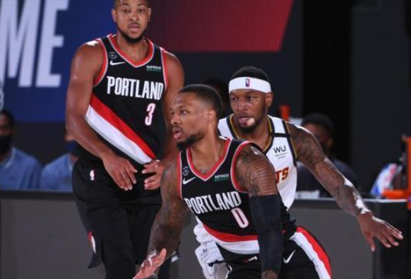 利拉德两双神迹，开拓者击败国王 